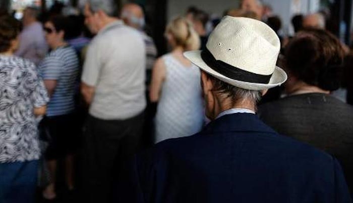 Συντάξεις από 300 ευρώ και με βάση τις εισφορές -Καταργείται το κατώτατο όριο