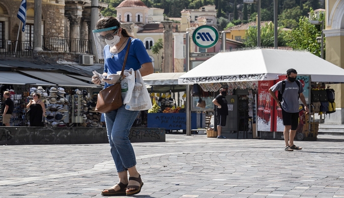 Παγώνη: Στα όριά τους οι εντατικές, να μη γίνουμε Ιταλία - Μόνη σωτηρία η μάσκα