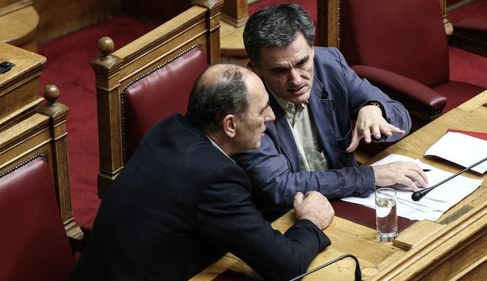Ερχονται αναδρομικά χαράτσια και μείωση συντάξεων στον «βωμό» της συμφωνίας