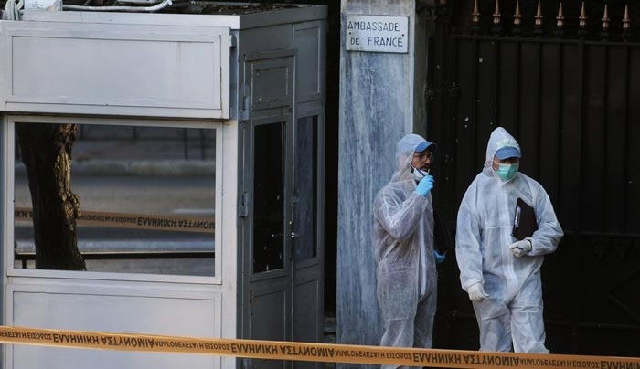 Μυστήριο με την ανάληψη ευθύνης από οργάνωση για την επίθεση στη γαλλική πρεσβεία