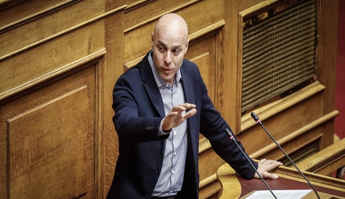 Παραιτήθηκε από βουλευτής ο Γιώργος Αμυράς – Παρέδωσε την έδρα του στο Ποτάμι