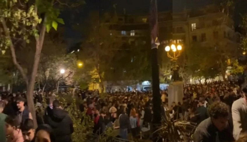 Κορωνοπάρτι στην Κυψέλη με Dj – Συγκεντρώθηκαν πάνω από 500 άτομα