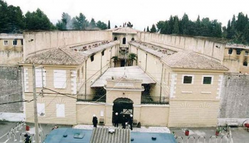 Απίστευτη απόπειρα απόδρασης στις φυλακές Κέρκυρας: Ισοβίτης πήδηξε από τον πανύψηλο τοίχο, έσπασε τα πόδια του