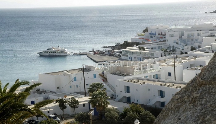 Μύκονος: Το μαγαζί με τα «χρυσά» καλαμαράκια έβγαλε σποτ με αέρα... Χόλιγουντ (vid)