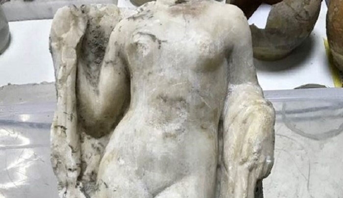 Αυτό είναι το εντυπωσιακό άγαλμα της Αφροδίτης που βρέθηκε στις ανασκαφές για το μετρό της Θεσσαλονίκης- ΦΩΤΟ