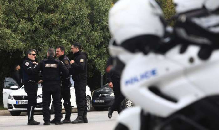 Μενίδι: Άγριος ξυλοδαρμός αστυνομικού από Ρομά – Τον έδειραν μέχρι λιποθυμίας - Νοσηλεύεται στο 401