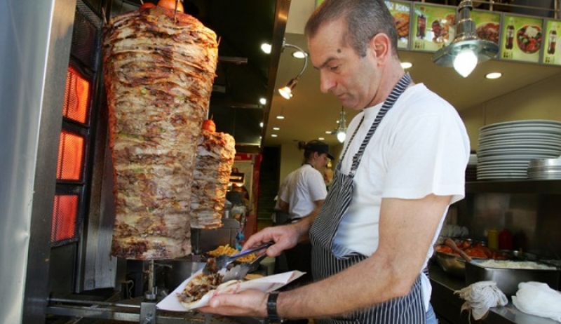 Παράθυρο για μεγάλες αυξήσεις μισθών στα ταχυφαγεία