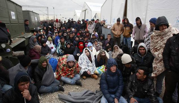 Το σχέδιο των χωρών της «βαλκανικής οδού» για τους πρόσφυγες που καίει την Ελλάδα