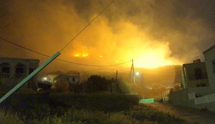 Δείτε BINTEO από την χθεσινή φωτιά που εκδηλώθηκε στο Καμάρι Καλύμνου.