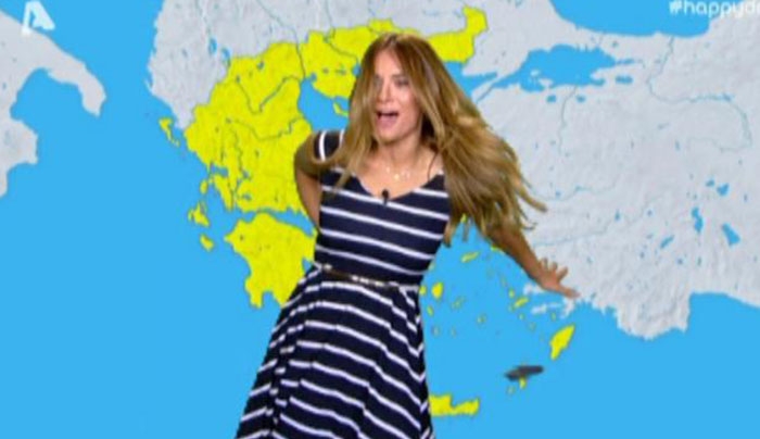 Το ατύχημα της Ελένης Τσολάκη κατά τη διάρκεια του δελτίου καιρού (Video)