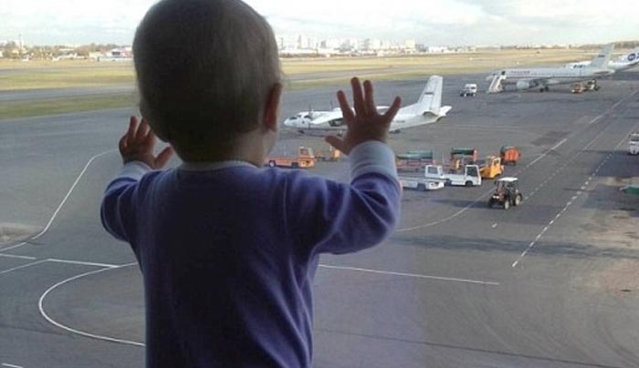 Βρήκαν τη σορό του βρέφους που έγινε σύμβολο της αεροπορικής τραγωδίας - ΦΩΤΟ
