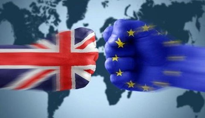 «Επιστράτευση» στη Βρετανία: Μαζεύουν χιλιάδες υπογραφές για δεύτερο δημοψήφισμα και ανεξάρτητο Λονδίνο