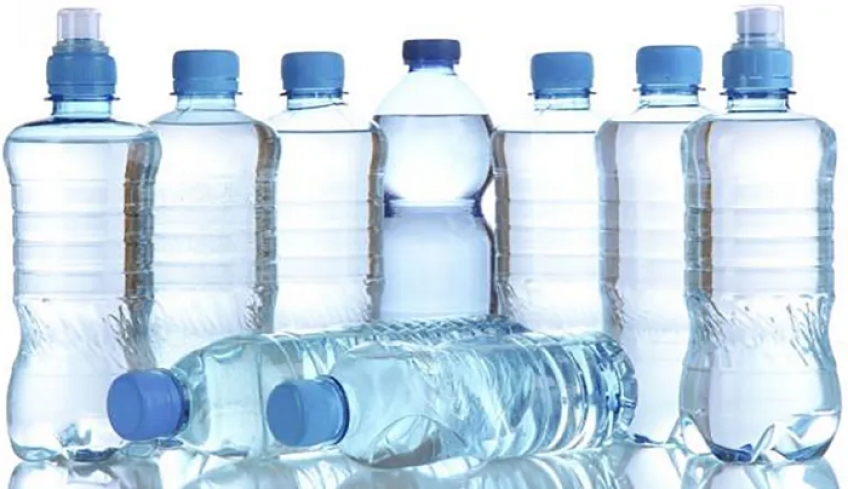 Πλαστικά μπουκάλια: Περιβαλλοντικό τέλος 8 λεπτών από την 1η Ιουνίου 2022