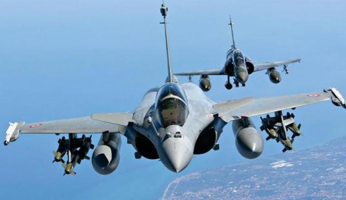 Ρωσία: Αεροσκάφη έπληξαν θέσεις του ISIS στην περιοχή της Παλμύρας