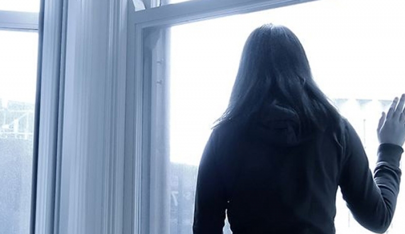 Χειμωνιάτικη δυσθυμία: Γιατί επηρεάζει περισσότερο τις γυναίκες