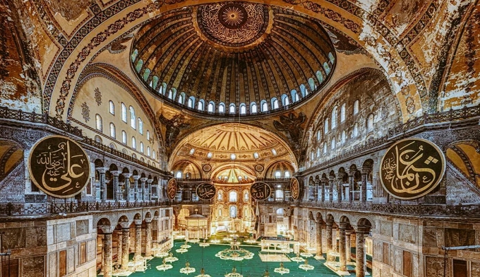 «Ποδαρικό» Ερντογάν με δηλώσεις φωτιά: «Στέμμα του 2020» η μετατροπή Αγίας Σοφίας σε τζαμί