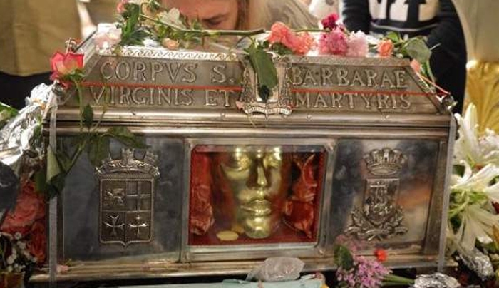 Γιατροί: Είναι ειδωλολατρία να πάει το λείψανο της Αγίας Βαρβάρας στον «Αγιο Σάββα»
