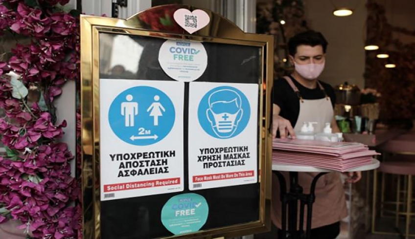 Επανέρχεται η μουσική και απελευθερώνεται το ωράριο στην εστίαση – Τι θα γίνει στα γήπεδα