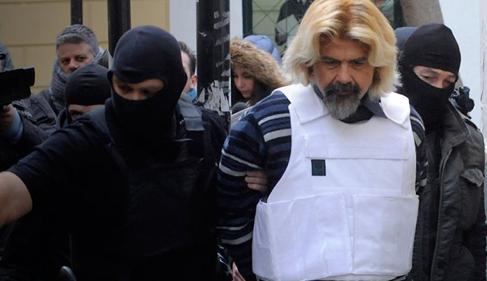 «Πυρήνες της Φωτιάς»: Ρουφιάνος, χαφιές και γραφικός επίδοξος ηγετίσκος ο Ξηρός