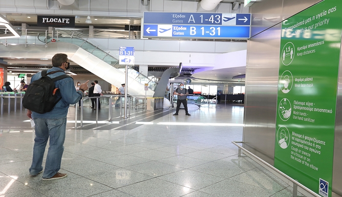 Μόνο με ειδική άδεια, δεκαήμερη καραντίνα και τριπλό αρνητικό PCR στην Ελλάδα από χώρες της νότιας Αφρικής