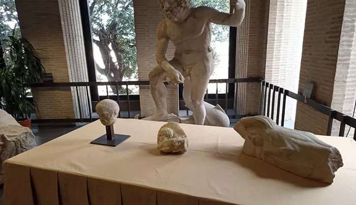 Γλυπτά του Παρθενώνα: Το Βατικανό παρέδωσε στην Ελλάδα τρία θραύσματα