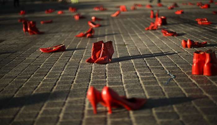 Γυναικοκτονία: 25χρονος, σκότωσε τη 19χρονη σύντροφό του και παραδόθηκε στην αστυνομία