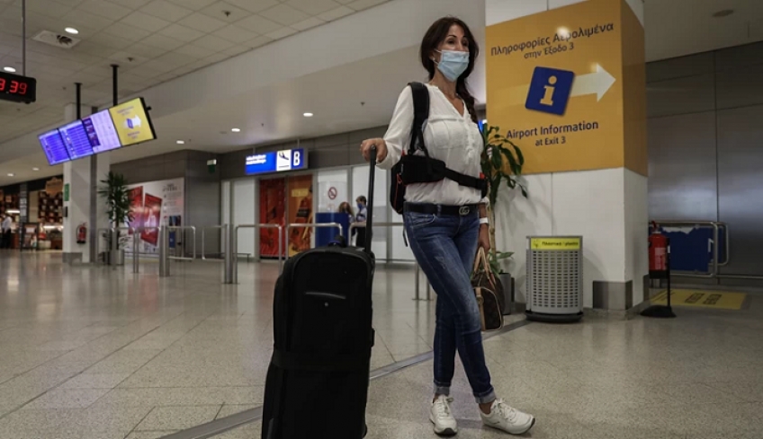 Κορονοϊός: Τι αλλάζει από σήμερα Δευτέρα στα αεροδρόμια - Έλεγχοι και σε παιδιά από 5 ετών και άνω