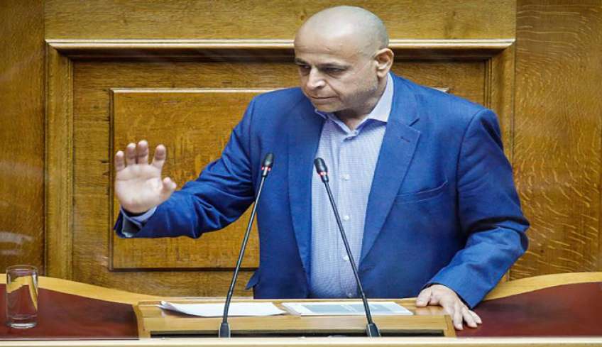 Διπλή παρέμβαση Ν. Σαντορινιού για εποχικούς εργαζόμενους και επαγγελματίες τουριστικών λεωφορείων
