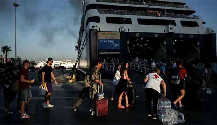 Οι μισθοί στην Ελλάδα έμειναν στο 2012 αλλά οι τιμές για διακοπές εκτοξεύτηκαν – Τι έδειξε έρευνα