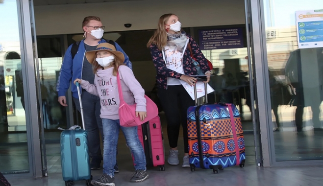 Ξεκινά δειλά η φετινή τουριστική σεζόν – Αυξάνουν οι αεροπορικές τις θέσεις στις διεθνείς πτήσεις