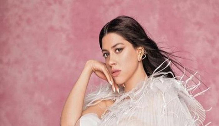 Eurovision 2019: Αναχώρησε για Τελ Αβίβ η Κατερίνα Ντούσκα -«Εχουμε ζητήσει πολλές αλλαγές», είπε [βίντεο]