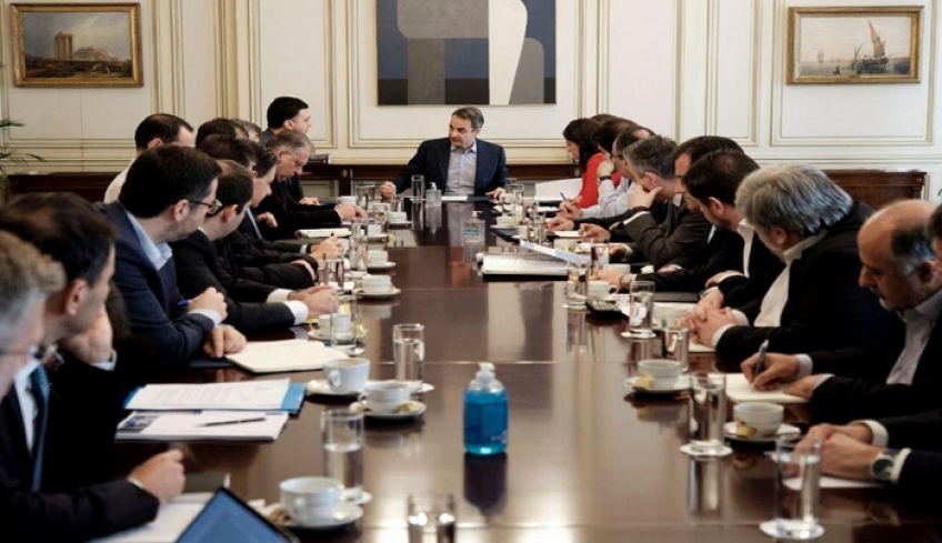 Έκτακτα κυβερνητικά μέτρα για κοροναϊό: Τι θα γίνει με τα σχολεία – Στο «τραπέζι» φορολογικές ελαφρύνσεις