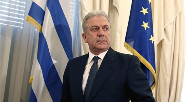 Ο Αβραμόπουλος εκπρόσωπος της Ελλάδας και της ΕΕ στην κηδεία Σαρόν