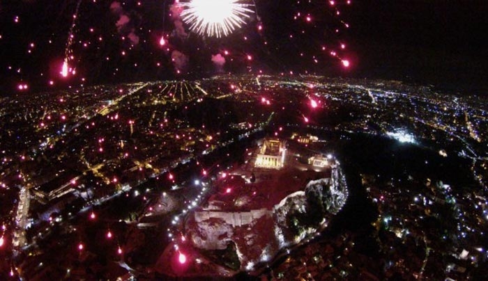 Πρωτοχρονιά 2016: Μαγική Ακρόπολη &quot;λουσμένη&quot; με πυροτεχνήματα! Εκπληκτικές φωτογραφίες