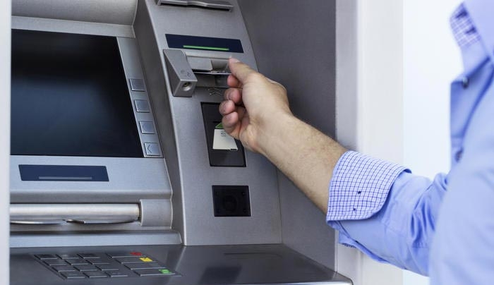 Νέο «ρεκτιφιέ» στα capital controls με απόφαση Τσακαλώτου
