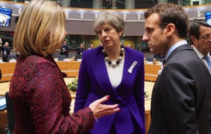 Η Ευρωπαϊκή Ένωση παγώνει τις σχέσεις με τη Μόσχα-Στηρίζει τη Βρετανία