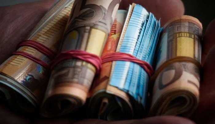 Η Ελλάδα βγαίνει στις αγορές με επανέκδοση 7ετούς ομολόγου