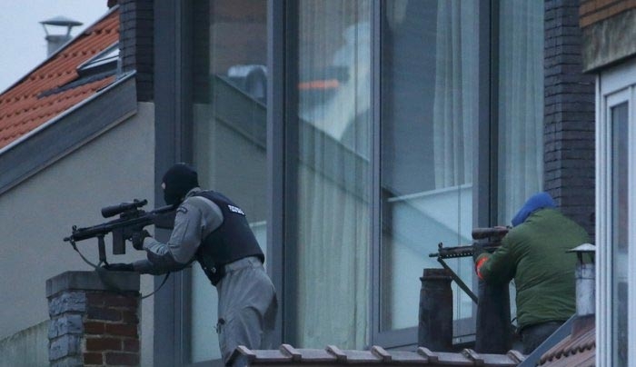 Τρόμος και πάλι στην Ευρώπη, μάχη με τρομοκράτες στις Βρυξέλλες