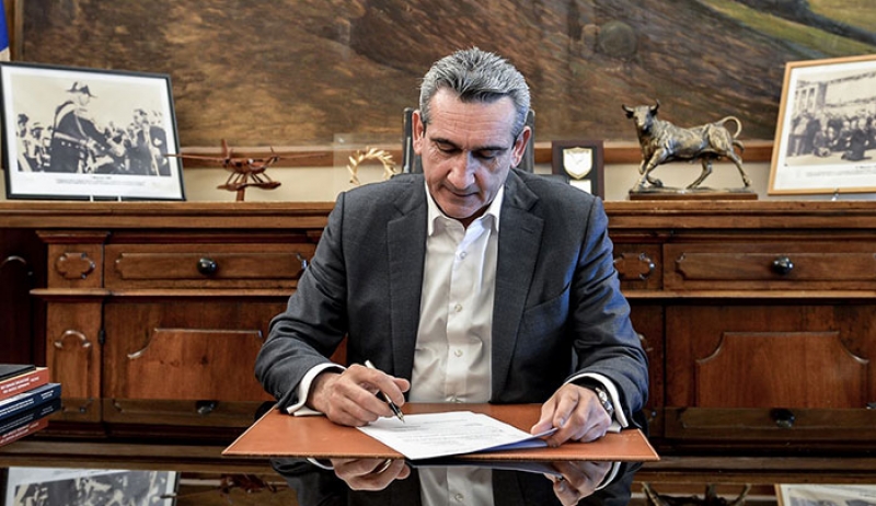 Υπεγράφη η σύμβαση με τον ανάδοχο για τον καθαρισμό του αποχετευτικού δικτύου οικισμού Σκάλας Πάτμου