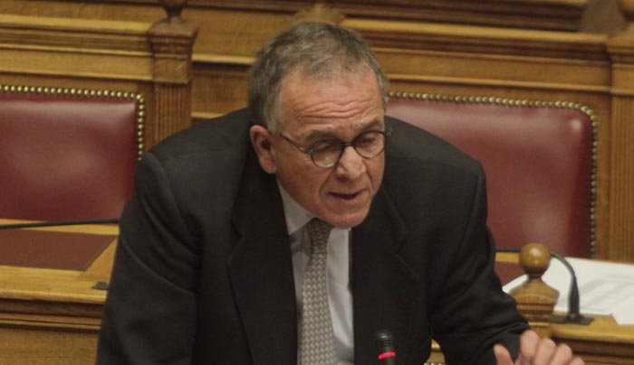 Ο Μουζάλας «ρίχνει» την ευθύνη για τους θανάτους στα hot spot στους Δήμους και στον ΟΗΕ