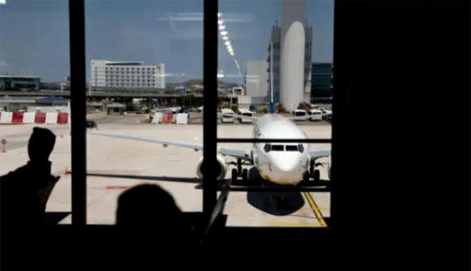 Αναγκαστική προσγείωση αεροσκάφους στο αεροδρόμιο «Ελ. Βενιζέλος» – Κατέρρευσε ο πιλότος