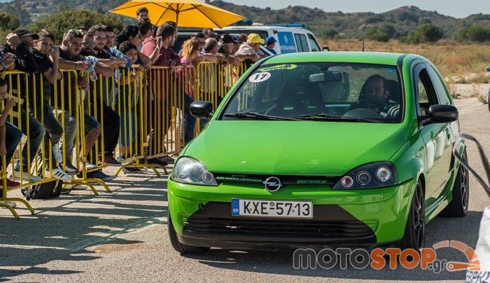 Ο Μιχάλης Γρύλλης εν δράσει σε αγώνες DRAGSTER στη Ρόδο (βίντεο)
