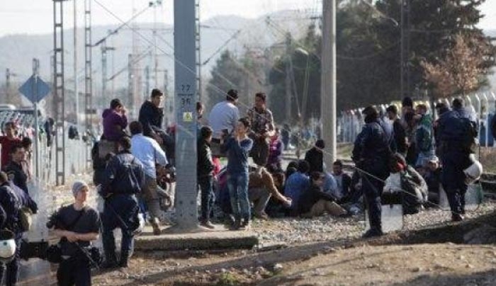 500 ευρώ η ταρίφα Σκοπιανών για να περάσουν πρόσφυγες από τα σύνορα