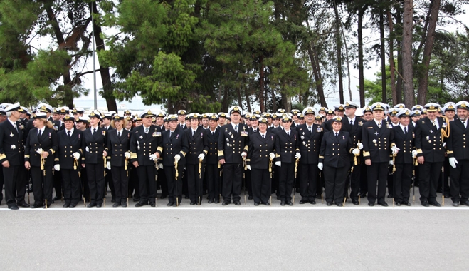 Επίδοση ξιφών σε πέντε Αξιωματικούς Ειδικών Καθηκόντων, απόφοιτους της Σχολής Μετεκπαίδευσης και Επιμόρφωσης της Ελληνικής Αστυνομίας