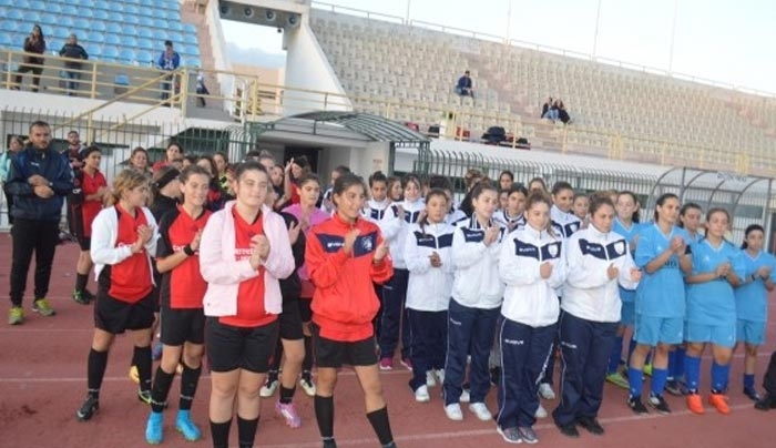 Πρεμιέρα στο γυναικείο ποδόσφαιρο