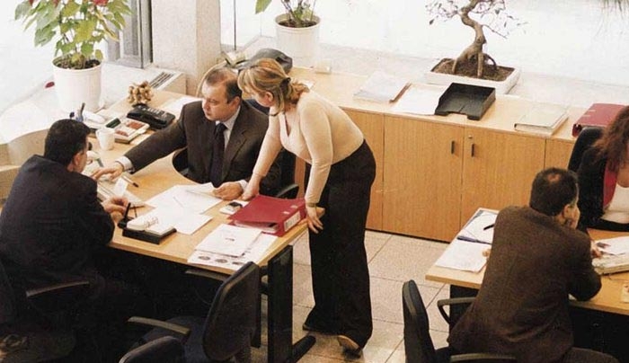 «Μπούσουλας» για τη ρύθμιση των κόκκινων δανείων