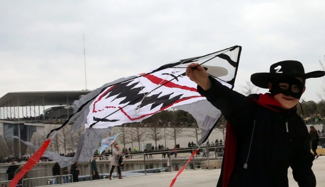 Τι πρέπει να κάνουμε αν ο χαρταετός μας μπλεχτεί σε ηλεκτροφόρα καλώδια