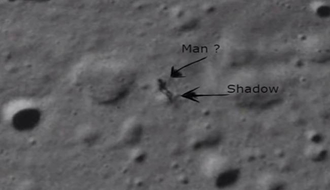 Η NASA κατέγραψε εξωγήινο στο φεγγάρι; (vid)