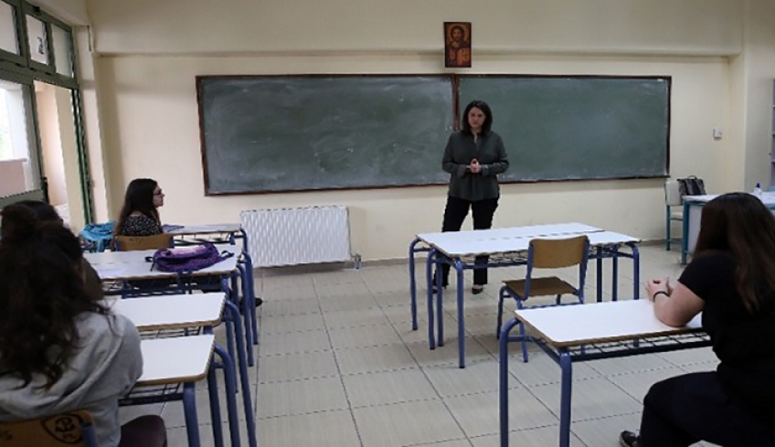 Κεραμέως: Τηρούνται όλα τα μέτρα προστασίας στα σχολεία -Τι γίνεται με τις απουσίες