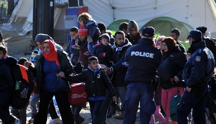 Δικαστήριο ΕΕ: Οι κυβερνήσεις μπορούν να επιβάλλουν που θα ζει ένας μετανάστης